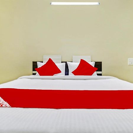 Hotel Oyo J P Palace à Dod Ballāpur Extérieur photo