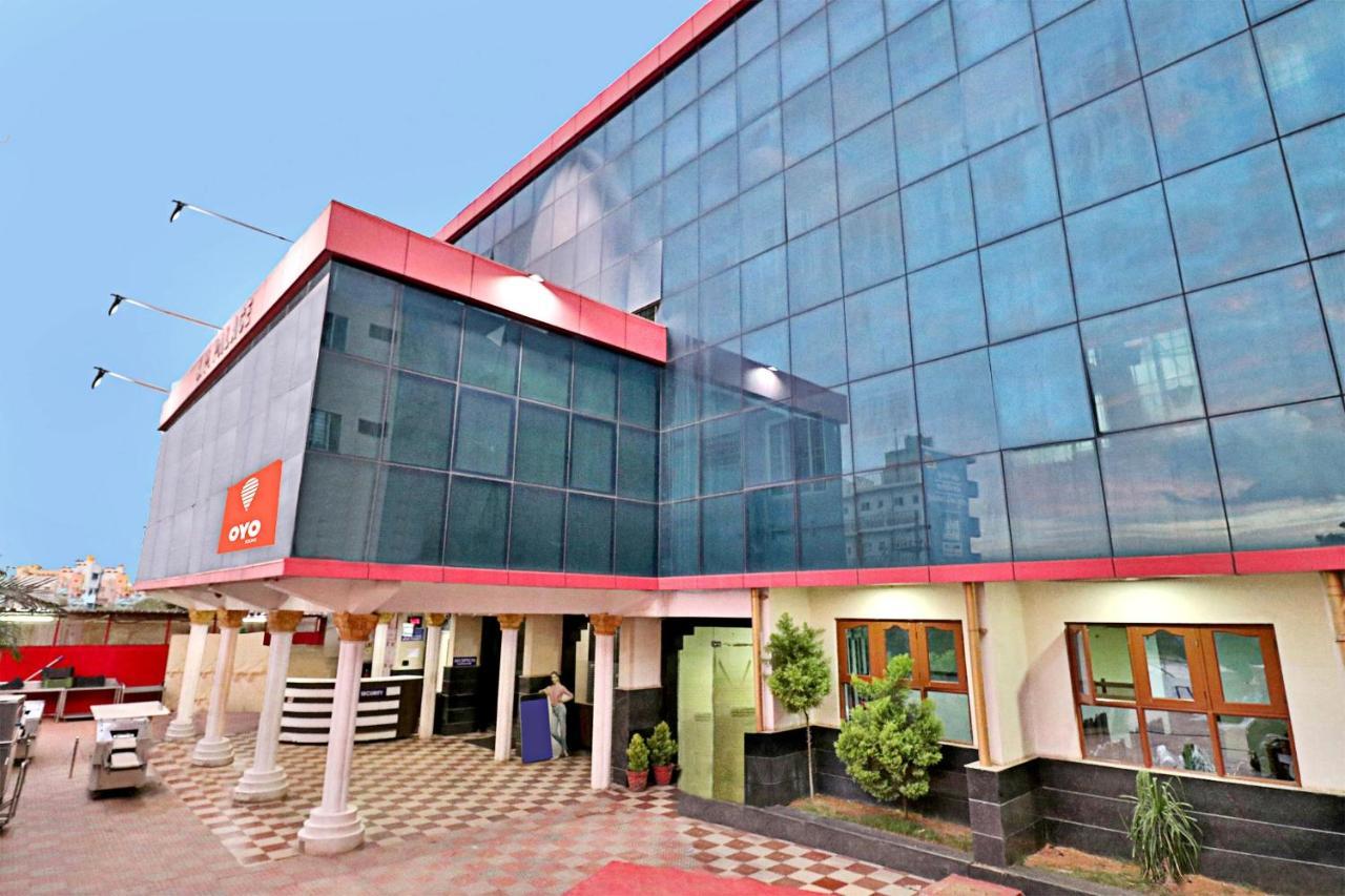 Hotel Oyo J P Palace à Dod Ballāpur Extérieur photo