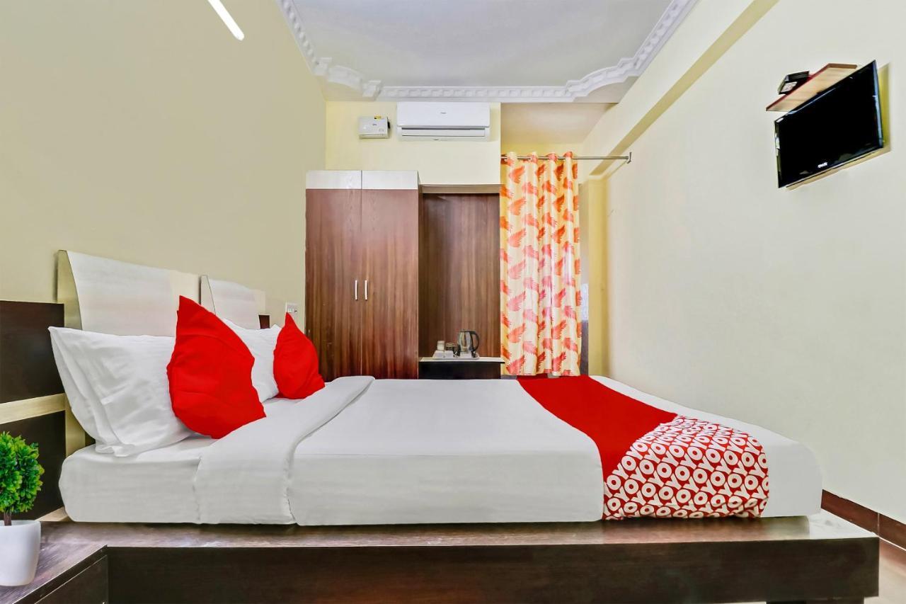 Hotel Oyo J P Palace à Dod Ballāpur Extérieur photo